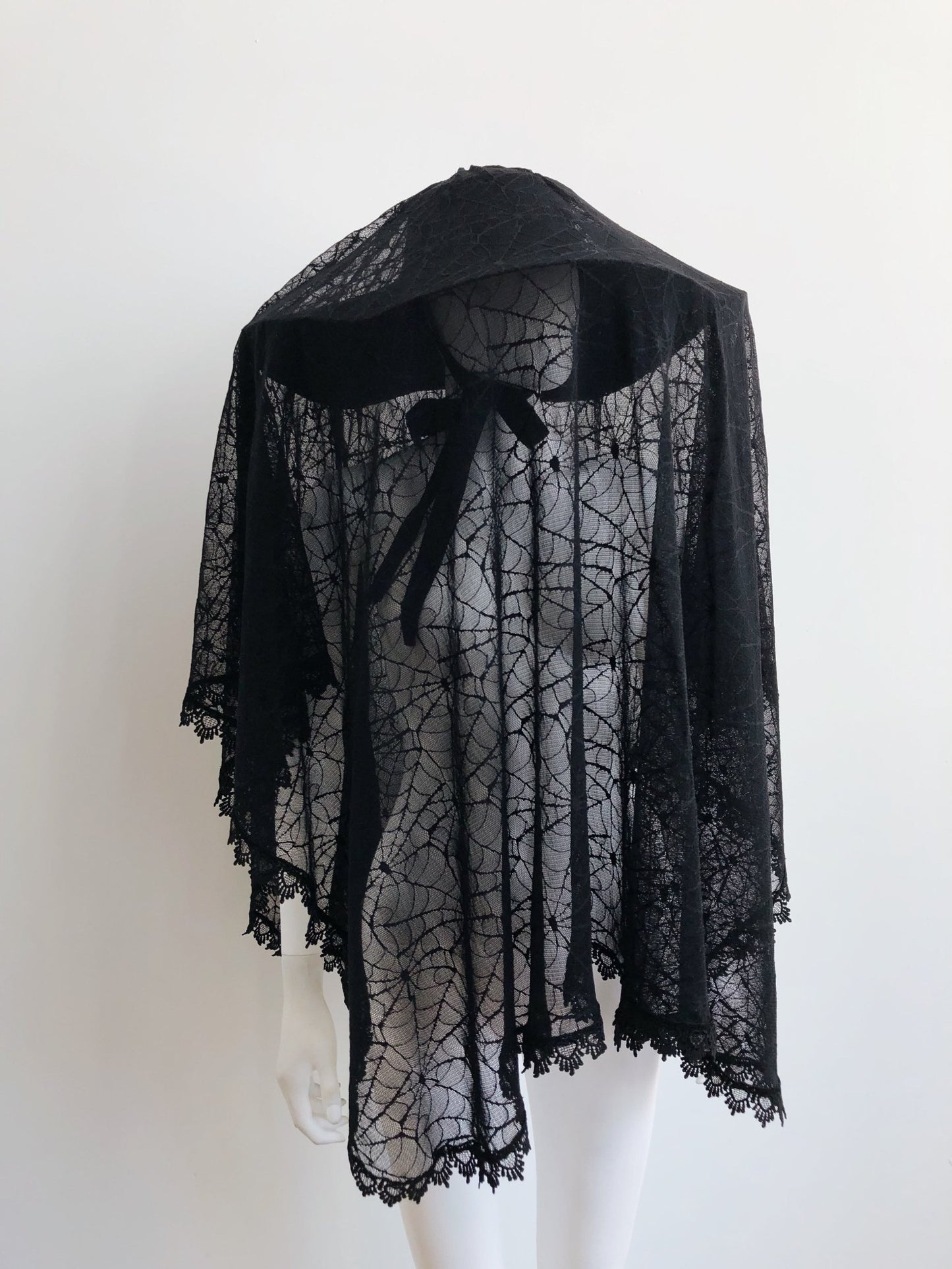 Good Mourning Spiderweb Lace Veil - Agashi Shop